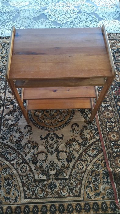 Secretária em pinho para computador