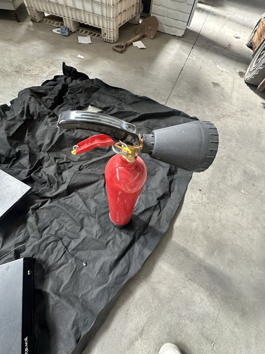 Extintor CO2 2kg novo e cheio