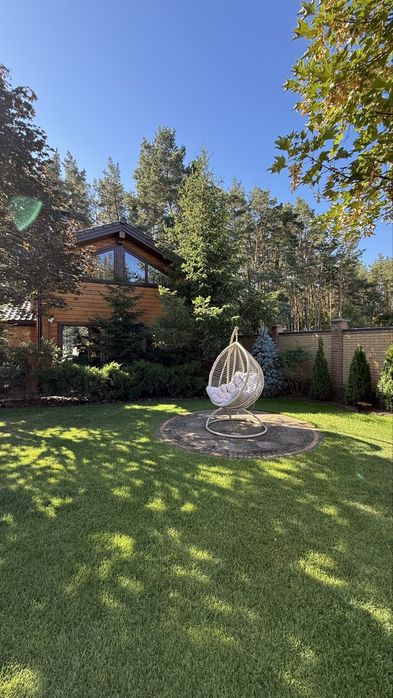 Будинок з басейном та гостьовим будинком в тихому місці Дмитрівка