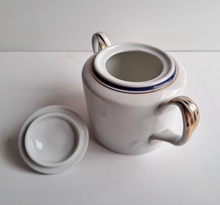 Duas peças Vista Alegre com logotipo Fiat