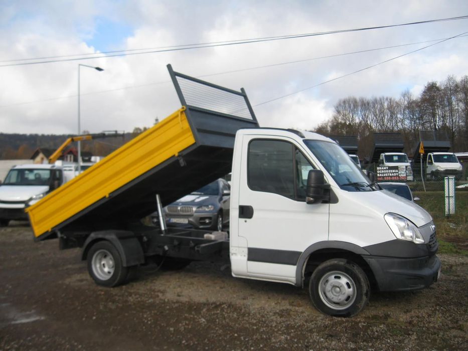 Iveco DAILY 35C. WYWROTKA NA  3- STRONY NOWA ZABUDOWA  NOWY KIPER NA 3 Strony. Zero Korozji. Stan Idealny