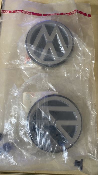 Volkswagen - 2 Centros de jantes, originais.