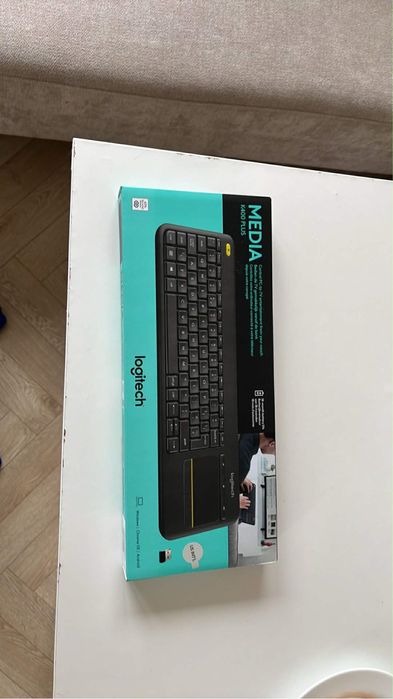 Klawiatura Logitech k400 plus - nowa, nieuzywna