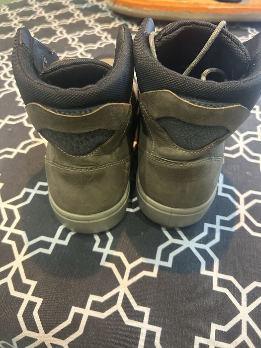 Продам ботинки ecco