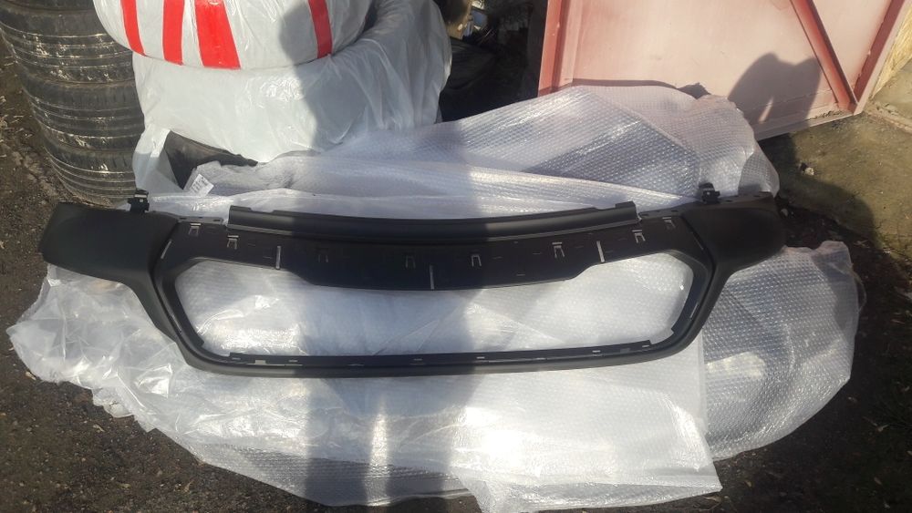 Нижня частина переднього бампера під фарбування Jeep Grand Cherokee 17