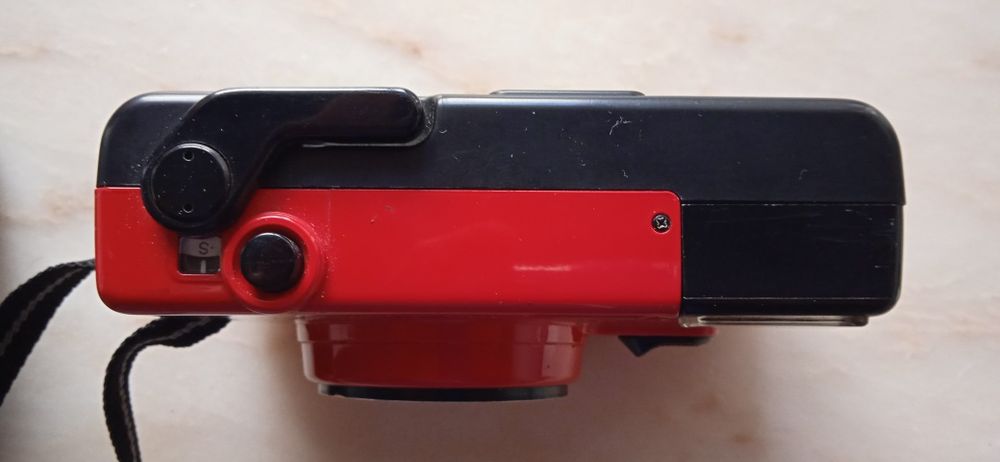 Máquina fotográfica Konica