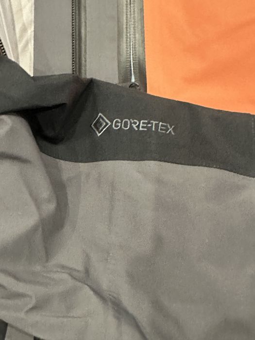 Куртка  Peak Performance   W Gravity Jacket G76683 жіноча