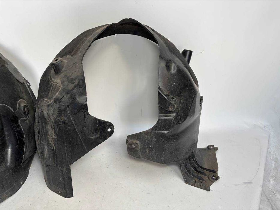 Подкрылки переднийе на Tesla Model 3