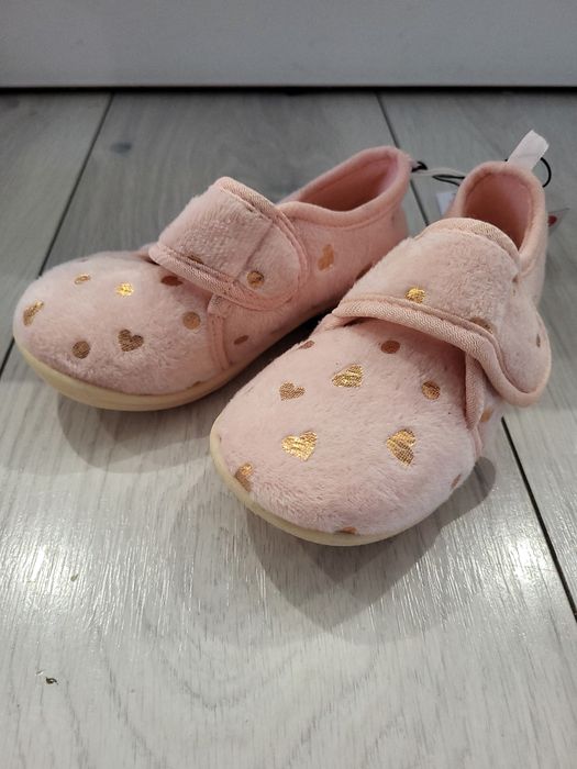NOWE kapcie różowe serduszka r. 27