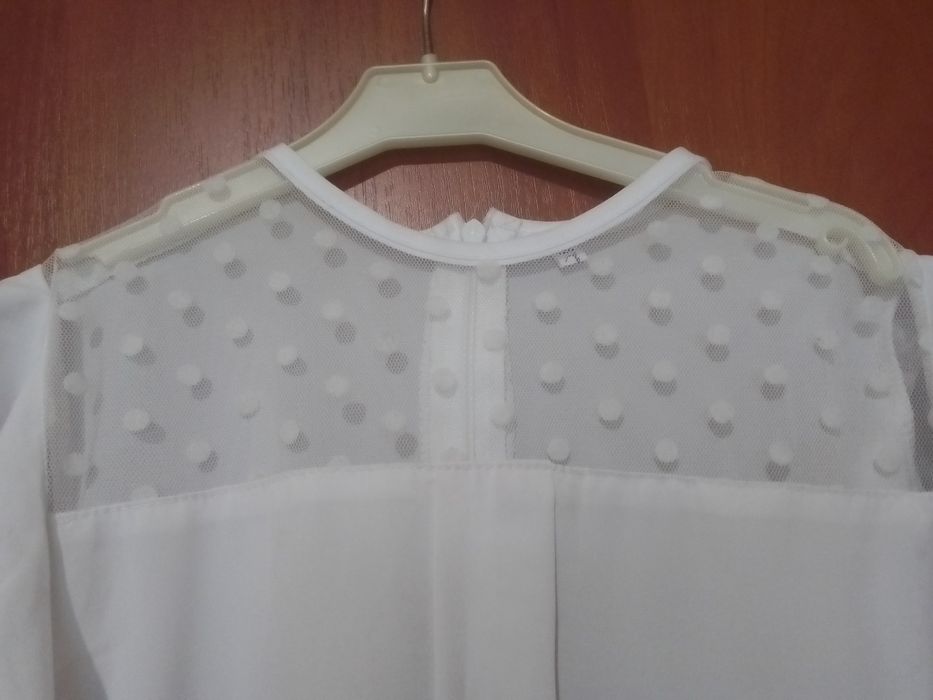 Две очень красивые школьные блузки плюс юбочка в подарок