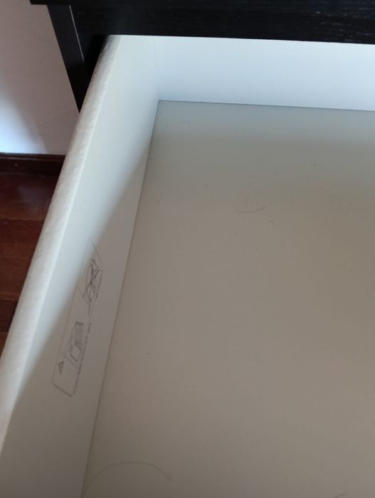 Cómoda c/ 4 gavetas MALM