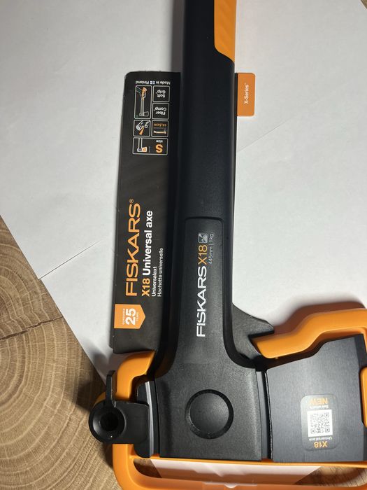 Сокира-колун Fiskars X18