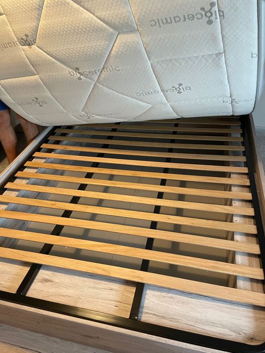 Cama casal com colchão