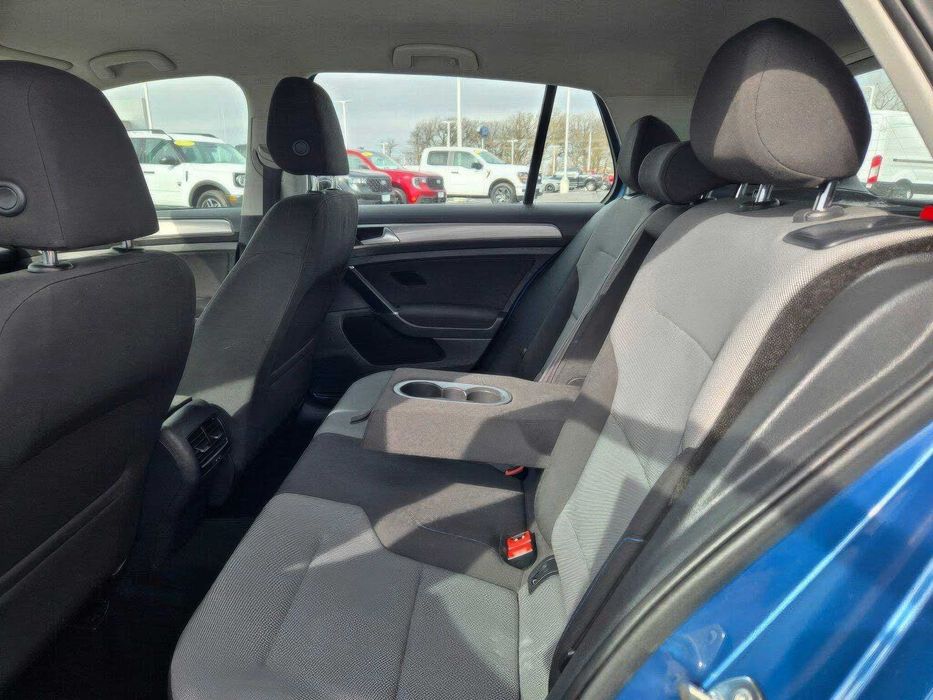 Volkswagen e-Golf SEL Premium      2016