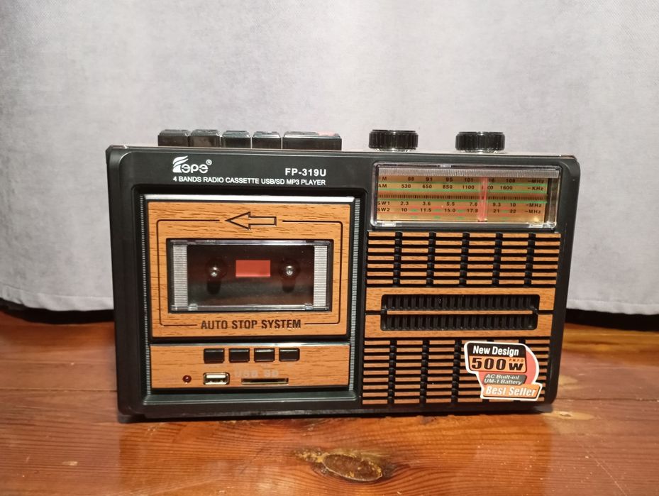 Касетний магнітофон новий