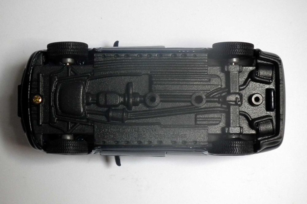 Miniatura BMW X5 (E53) em caixa. Envio grátis.