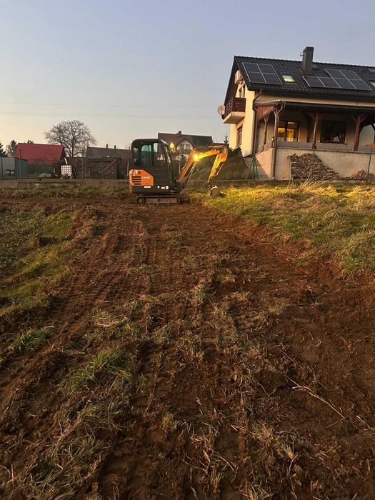 Usługi minikoparką i wywrotką 3.5t