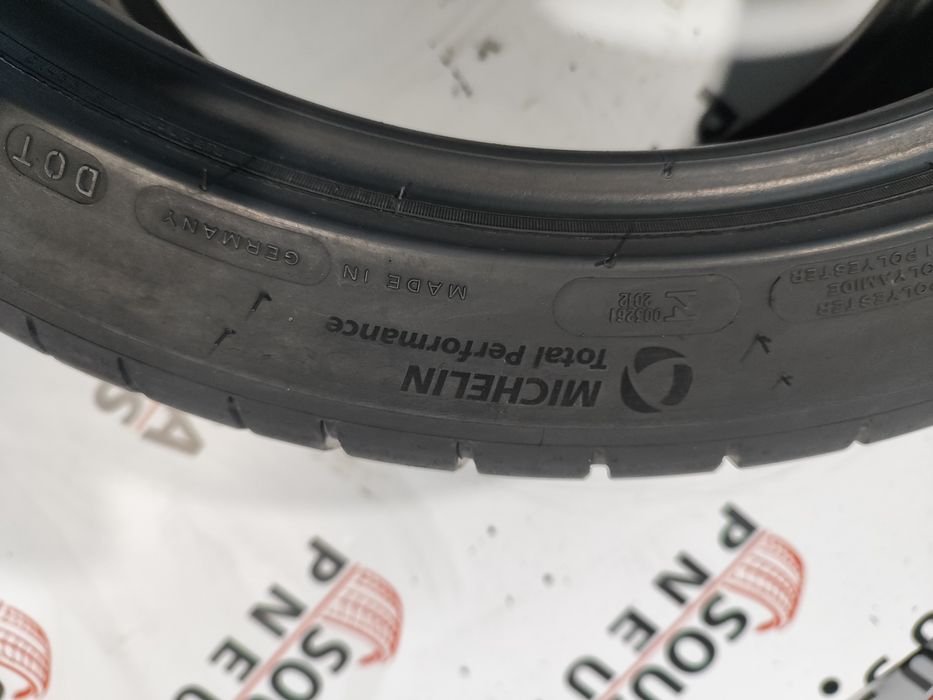 2 pneus semi novos 245-40R18 Michelin - Oferta dos Portes