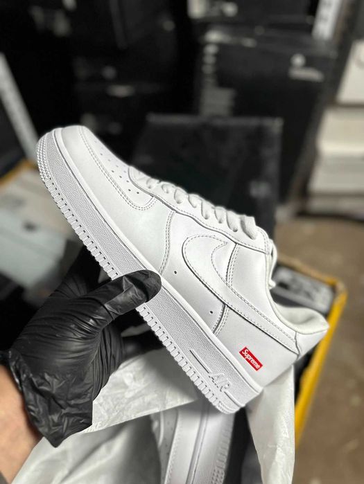 Nike Air Force 1 Low Supreme Biały r.39