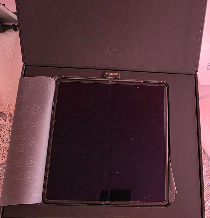 Honor magic v2 2024r.