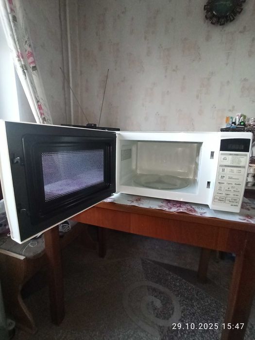 Мікрохвильова піч, не працююча