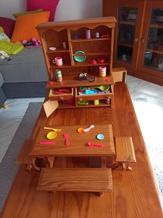 Mobília de bonecas
