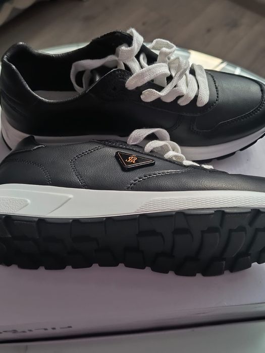 Damskie sportowe buty 38