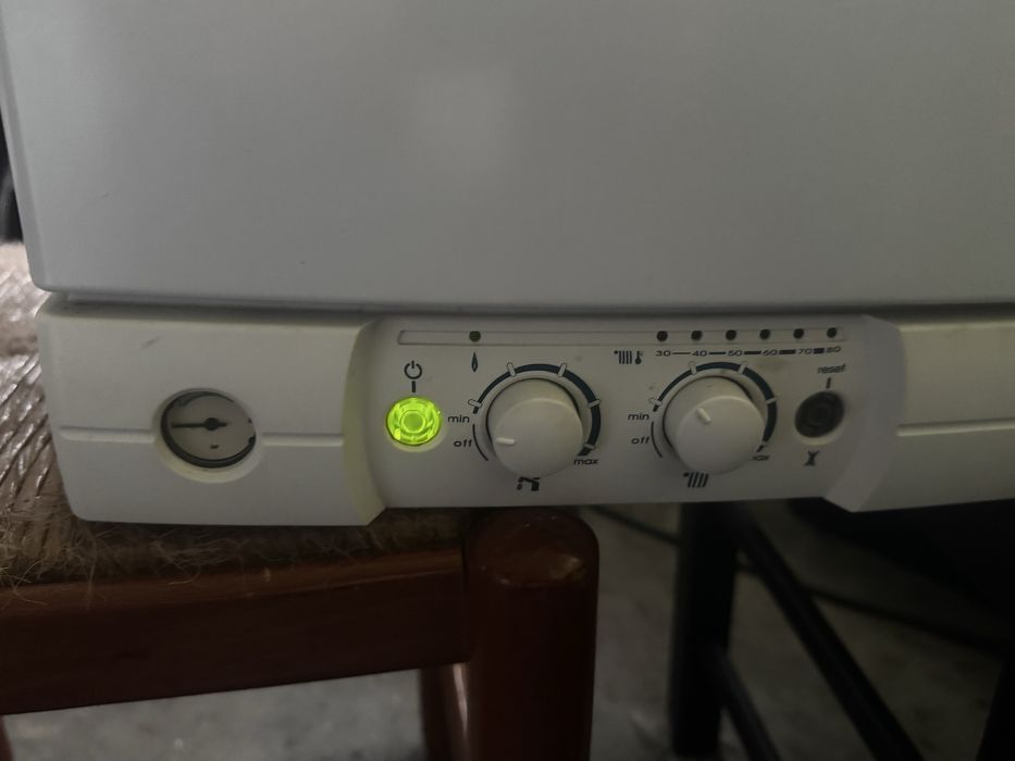 Caldeira a gas de aquecimento central e banhos
