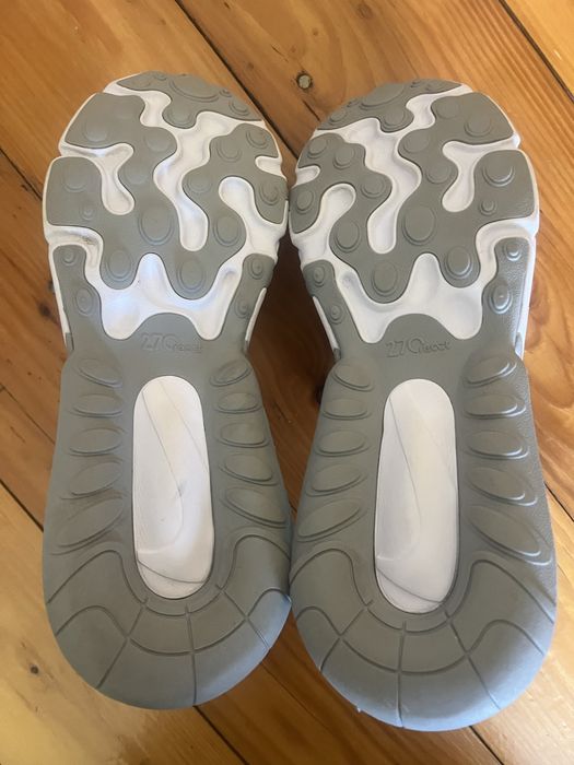Жіночі кросівки  Nike Air 270