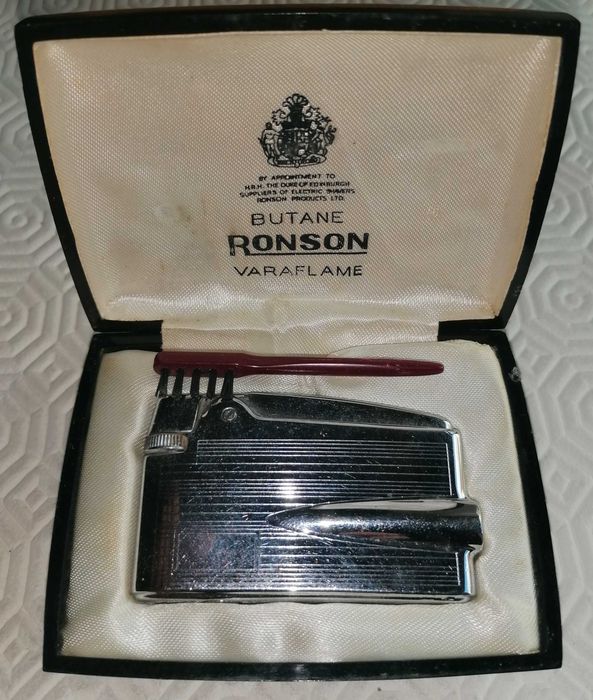 Isqueiro RONSON Varaflame, com cx e escova, peça vintage