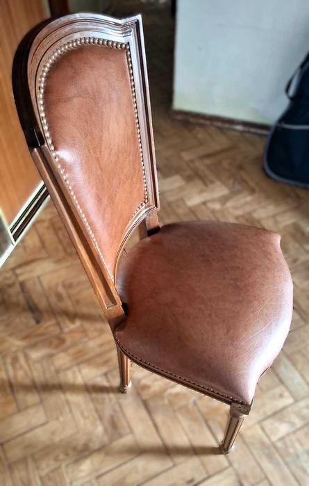 Aparador e Louceiro / Móvel de Sala em Mogno Maciço – Estilo Clássico – 125€