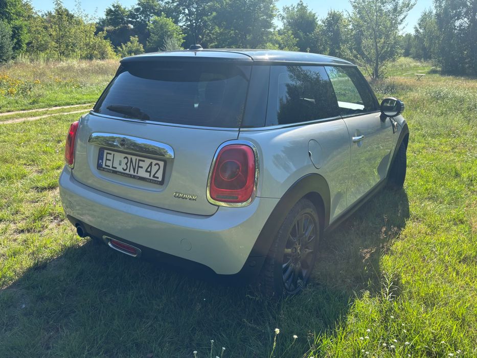 Samochód Mini cooper