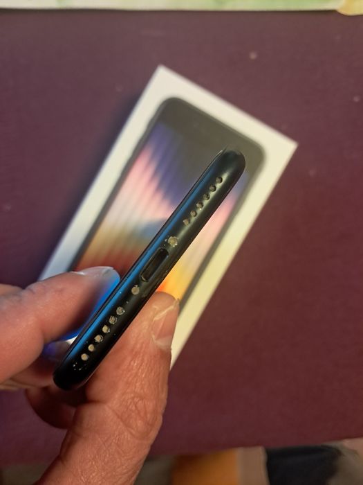 IPHONE SE 2020 64GB em bom estado e BOM PREÇO