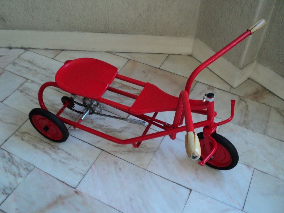 Triciclo de remar restaurado, muito antigo, raro.