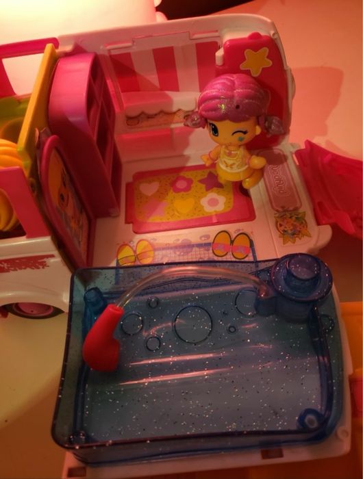 Pinipon Van with Dolls64585100437505123
