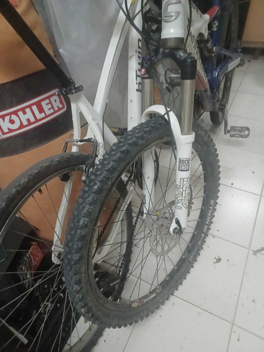 bicicleta de btt cannondale suspensão total