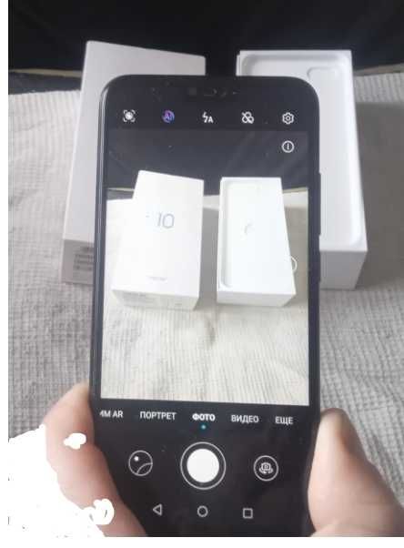 ПродамОфициальный телефон huawei Honor 10 col-l29BLACK 4\128gb комплек