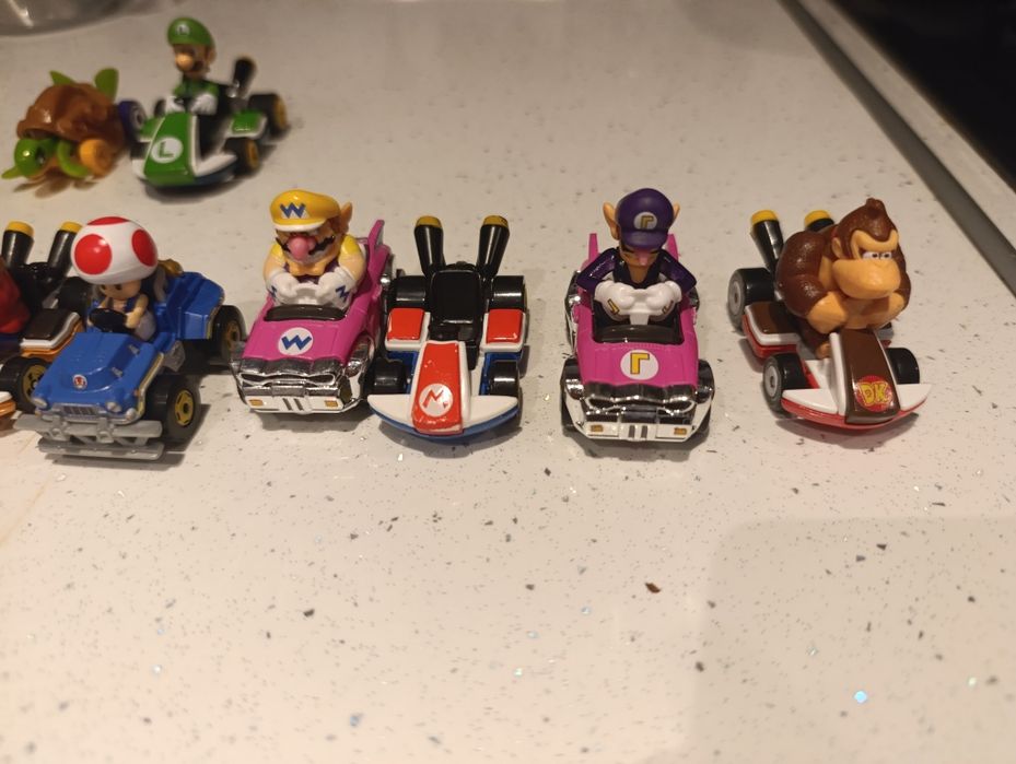 Zestaw autek Hot Wheels Mario Kart (12 sztuk) + Toad gratis
