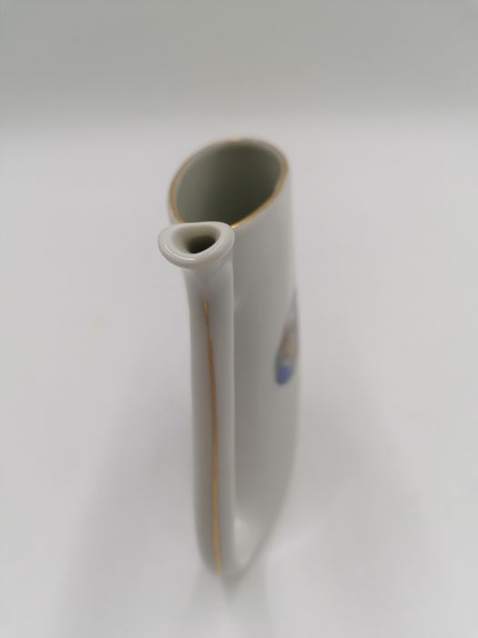 Piękna porcelanowa pijałka Ćmielów