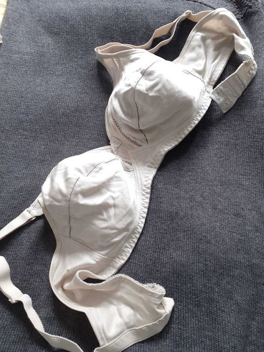 Biustonosz bežowy bez fiszbiny