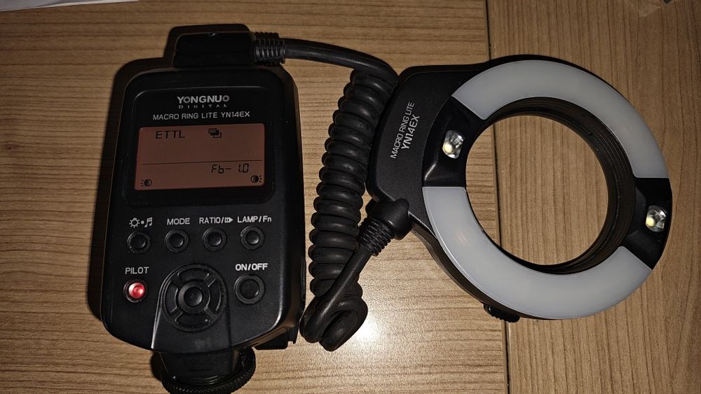 Lampa pierścieniowa Macro Yongnuo YN14EX do Canona Stan Bardzo Dobry