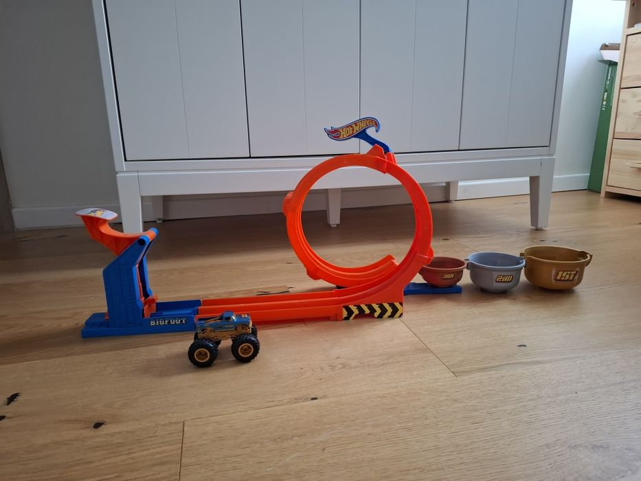 Hot Wheels wyrzutnia