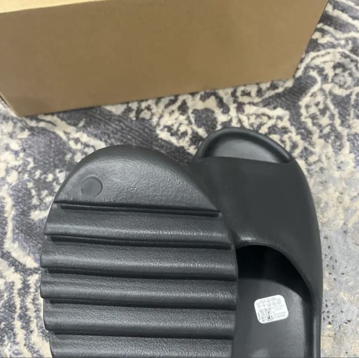 Yeezy slide klapki adidas