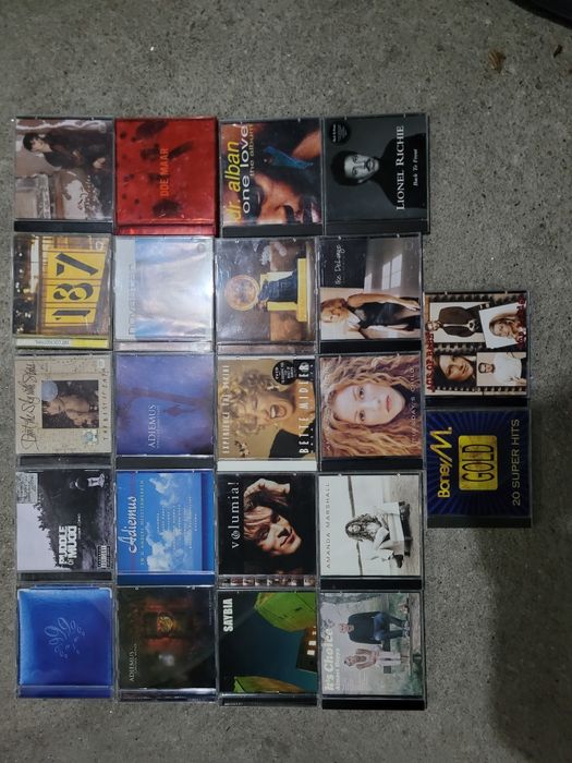 82 cds de música