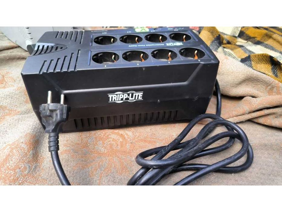 Бесперебійники ИБП UPS TRIPP-LITE AVRX750UD 750Ва не робочі