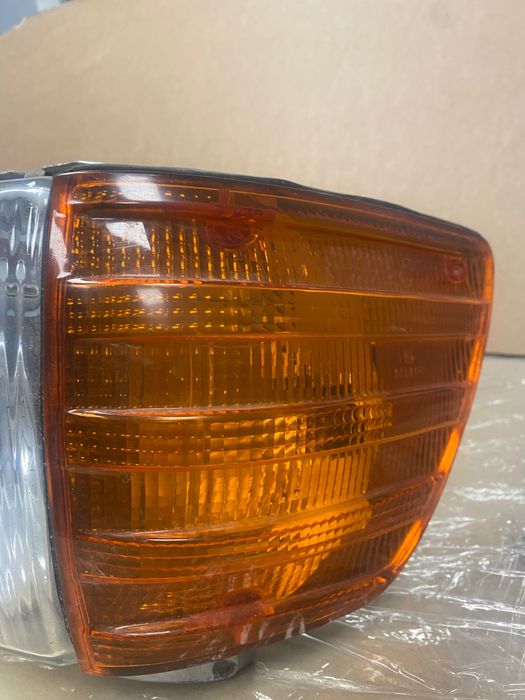 Reflektory , lampy przód 107 Mercedes