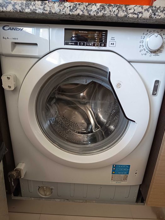 Máquina de lavar roupa avariada