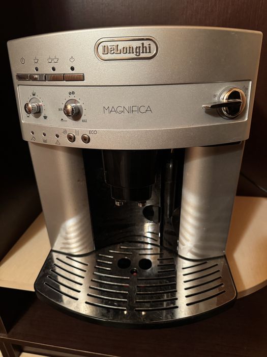 Кавомашина Delonghi Magnifica esam3200