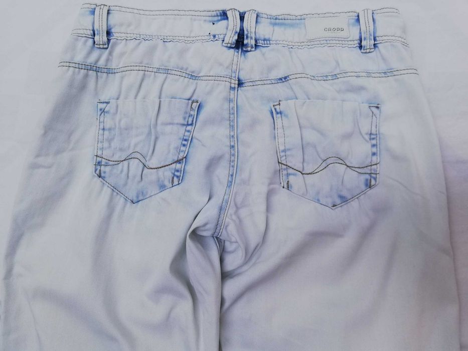Spodnie jeansowe Cropp - rozmiar 38/40