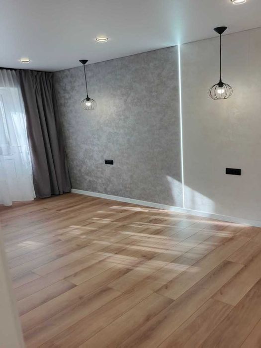 Продаж 2-х кімнатної квартири зі свіжесеньким ремонтом на Алмазному КОД:23419